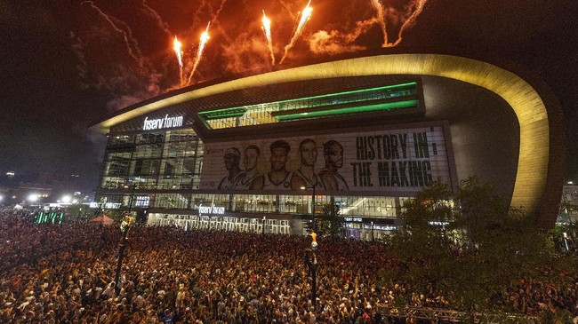 FOTO: Antetokounmpo dan Jalan 50 Tahun Bucks Juara NBA
