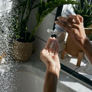 Baru! Powder Shampoo, Pilihan Perawatan Rambut Sustainable