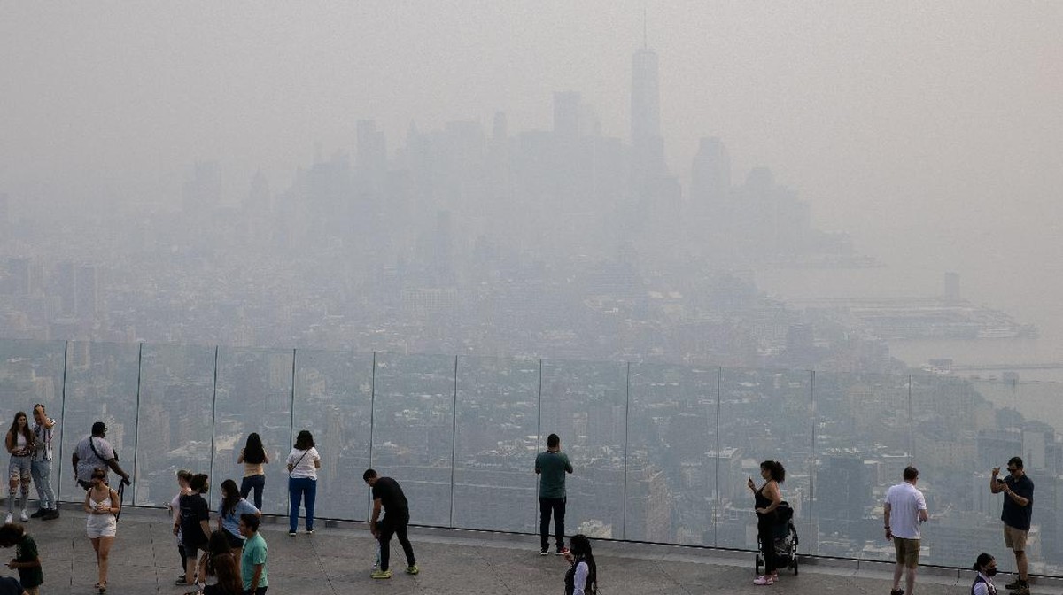 FOTO: Langit Kelabu New York Diserbu Abu Kebakaran Hutan