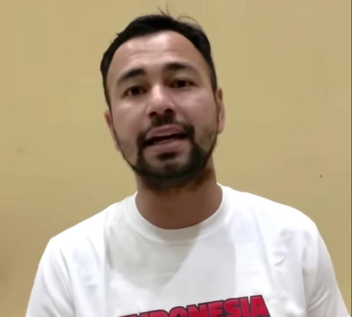 Raffi Ahmad mencuri perhatian dengan penampilan terbarunya&period; Yuk kita intip potretnya&excl;