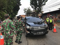 95 Kendaraan Diputar Balik di Pos Penyekatan Lenteng Agung Pagi Ini