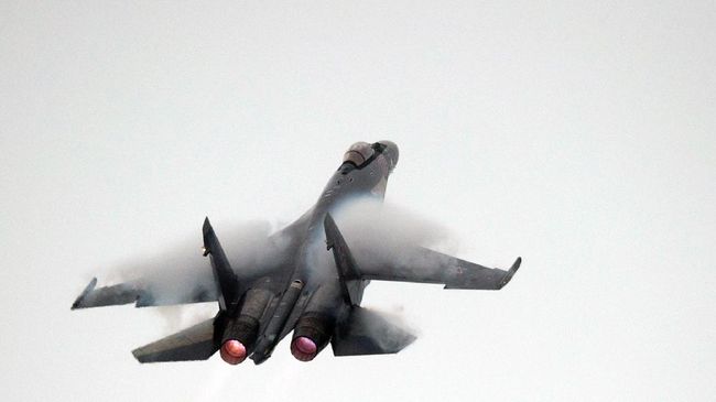 Jet Tempur Rusia Halau Pesawat Bomber AS Jet tempur Rusia menghalau pesawat bomber Amerika Serikat yang diklaim mendekati batas udara negara itu di atas Samudra Pasifik.