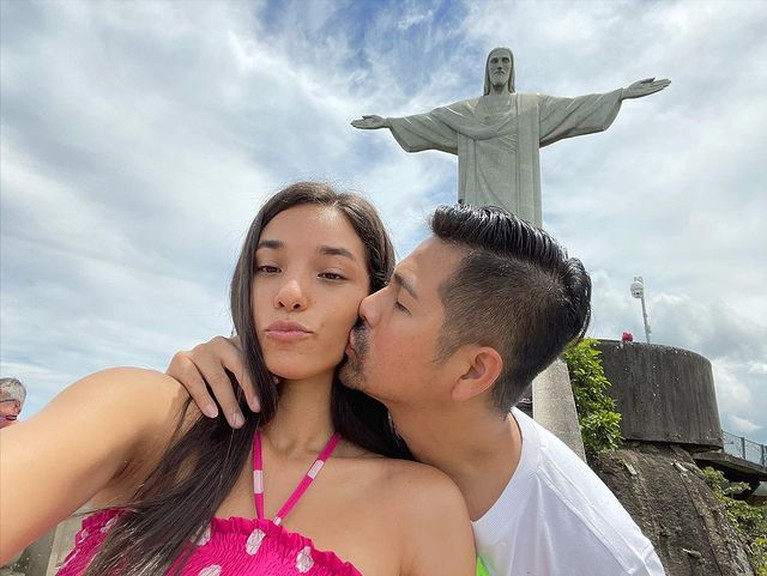 Potret Mesra Erick dan Sang Tunangan yang Tengah Berbadan Dua Vanessa Lima tunangan Erick Iskandar tengah mengandung. Yuk kita intip potret kemesraan mereka!