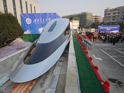 China Luncurkan Kereta Levitasi Maglev Tercepat Sejagat