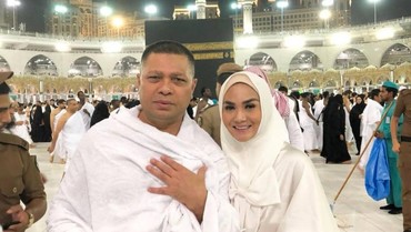 img-title Bagikan Foto Idul Adha Bareng KD, Sarung Raul Lemos Curi Perhatian