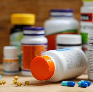 img-title Bahaya! Ini Risiko yang Mengintai Bila Konsumsi Vitamin Secara Berlebihan