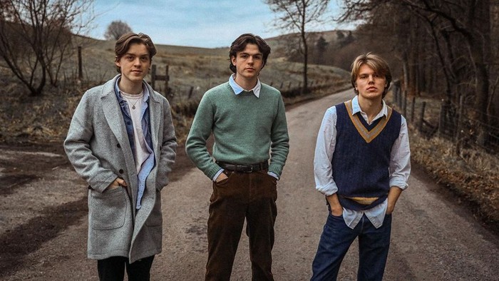 Sebagai bentuk kecintaan pada penggemar Indonesia, belum lama ini New Hope Club merilis lyric video 'Know Me Too Well' terbaru dengan subtitle bahasa Indonesia, lho. Kamu bisa langsung cek ke kanal YouTube mereka, Beauties. (Foto: instagram/newhopeclub).