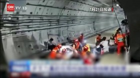 VIDEO: Banjir di China Tewaskan 12 Orang, 100 Ribu Mengungsi