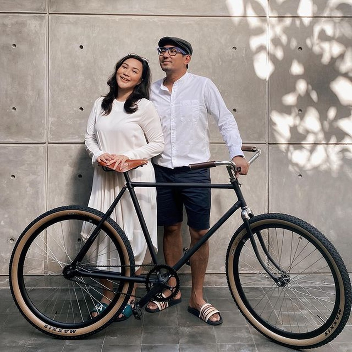 Rumah tangga penyanyi Rio Febrian dan Sabria Kono jauh dari isu tak sedap&period; Yuk kita intip potret harmonis mereka&excl;