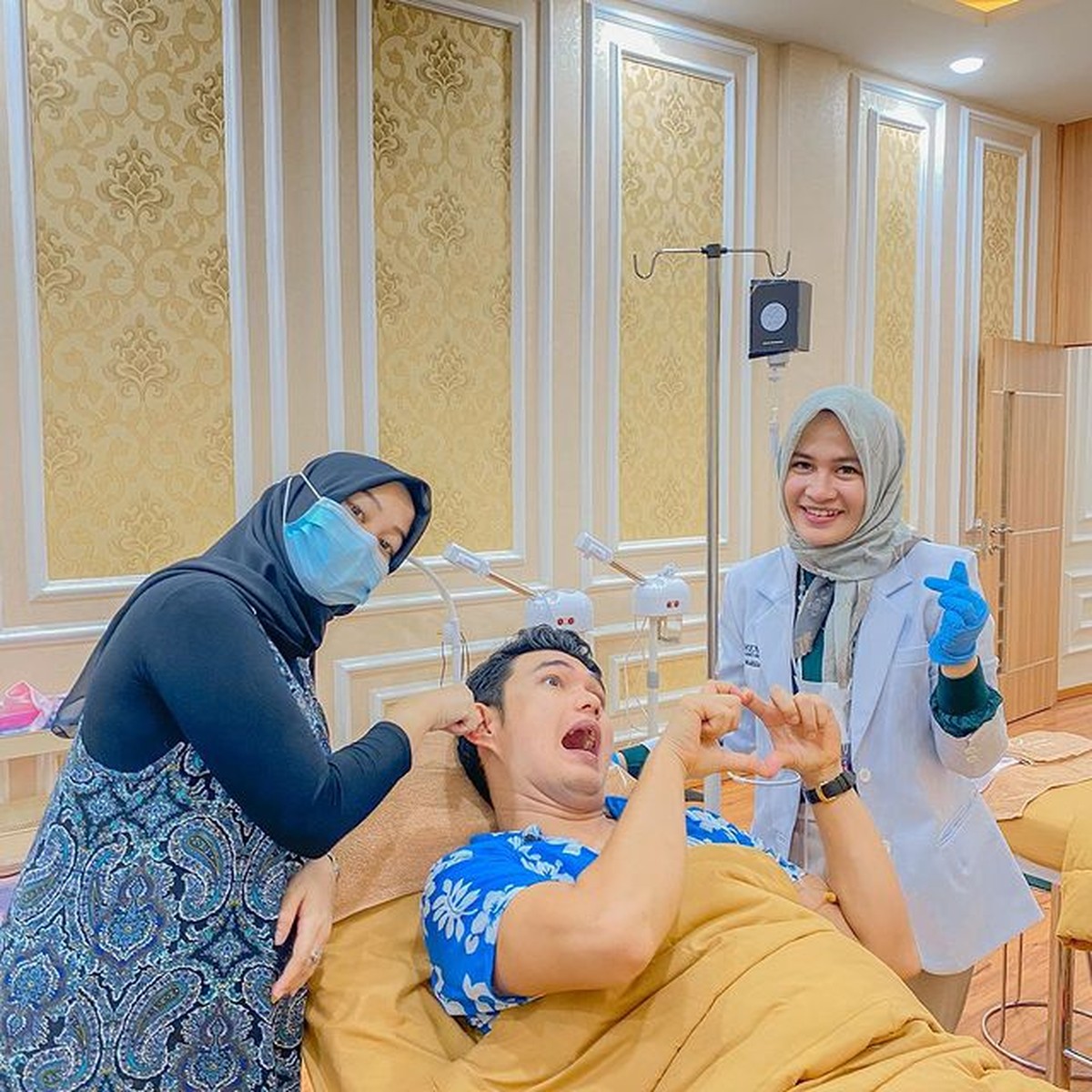Aldi Taher dan Salsabilih tengah jadi sorotan&period; Sang istri sedang mengandung anak pertama&period; Yuk intip potret mereka&excl;