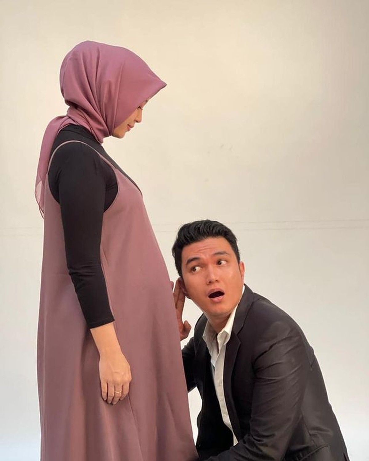 Aldi Taher dan Salsabilih tengah jadi sorotan&period; Sang istri sedang mengandung anak pertama&period; Yuk intip potret mereka&excl;