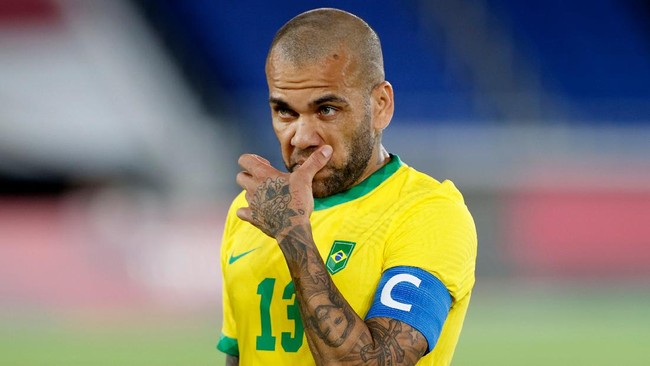 Pemain Brasil, Dani Alves kini tengah berada dalam penyelidikan terkait dugaan melakukan pelecehan seksual.