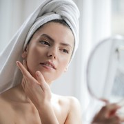 Cara Mudah Dapatkan Tampilan Glass Skin, Kulit Halus dan Bersih ala Artis Korea