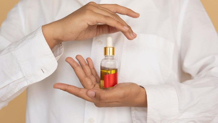 6 Cara Tepat Menggunakan Face Oil untuk Hasil Lebih Optimal di Wajah 6 Cara Tepat Menggunakan Face Oil untuk Hasil Lebih Optimal di Wajah