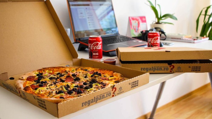 Risiko Masih Nonton Film Ilegal di PC atau Handphone: Mengundang Virus Jahat dan Data Pribadi Bisa Dicuri! Apa Lagi?