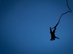 Wanita 60 Tahun Mati Tragis Usai Nekat Main Bungee Jumping di Mal