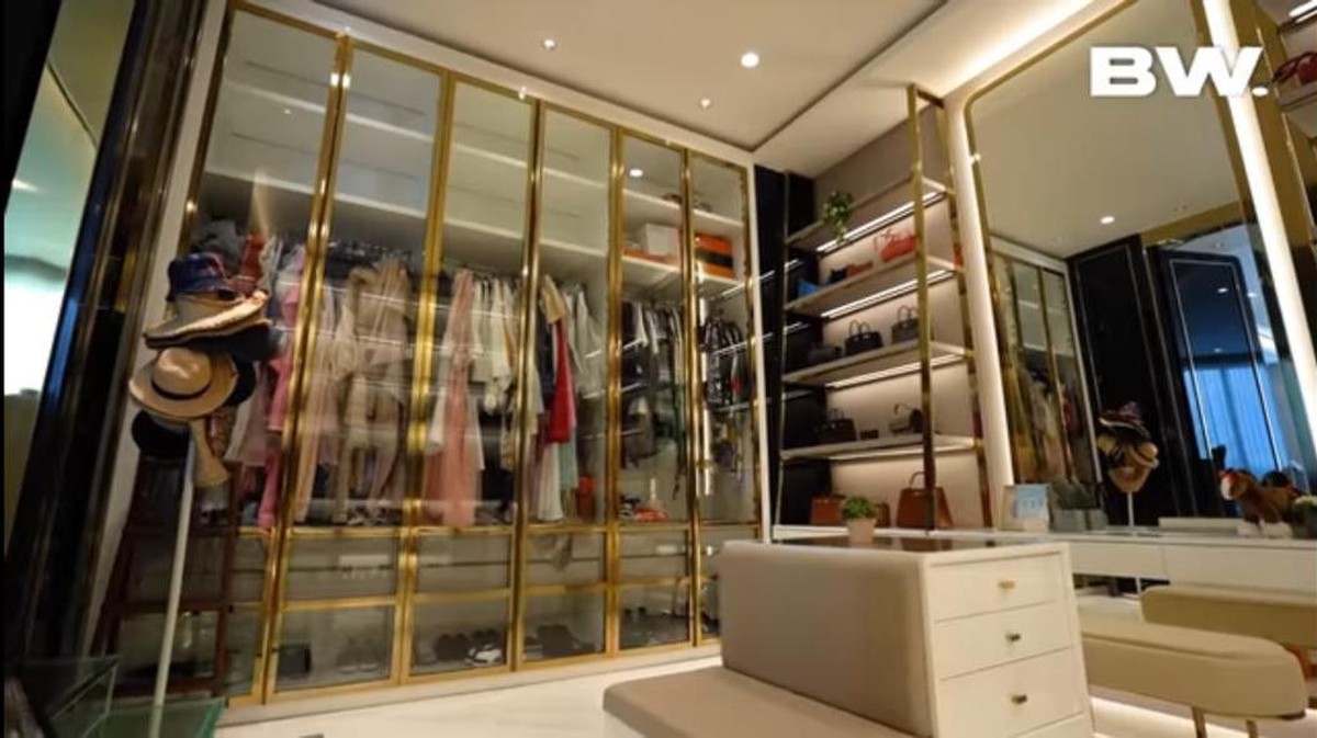 Siapa yang tidak tahu Gilang Juragan99 Crazy Rich Malang yang punya hunian super mewah&period; Yuk kita intip&excl;
