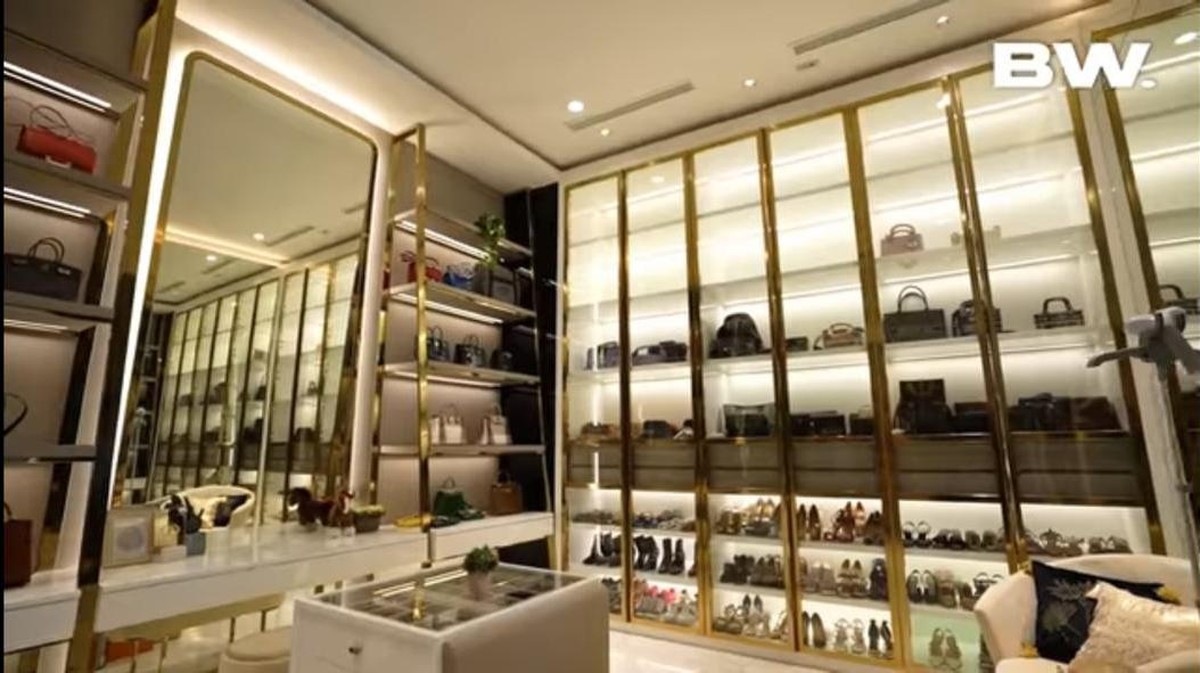 Siapa yang tidak tahu Gilang Juragan99 Crazy Rich Malang yang punya hunian super mewah&period; Yuk kita intip&excl;