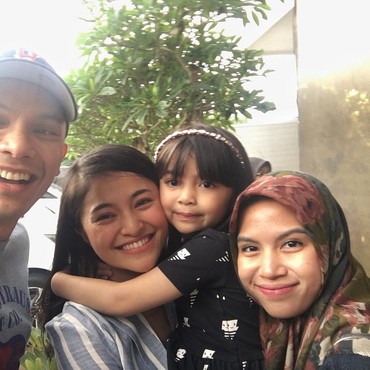 Momen Kebersamaan Ben Kasyafani, Istri, Sienna, & Marshanda Bikin Adem