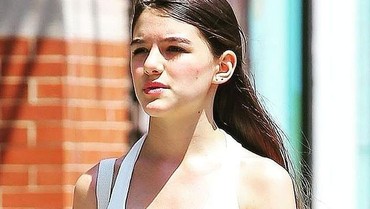 img-title 9 Foto Transformasi Suri Cruise yang Kini Sudah Beranjak Remaja