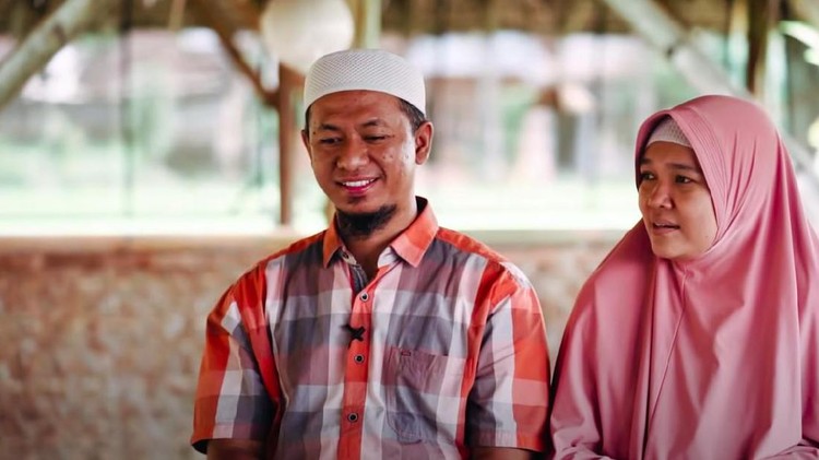Pasutri Sukses Jual Sayur
