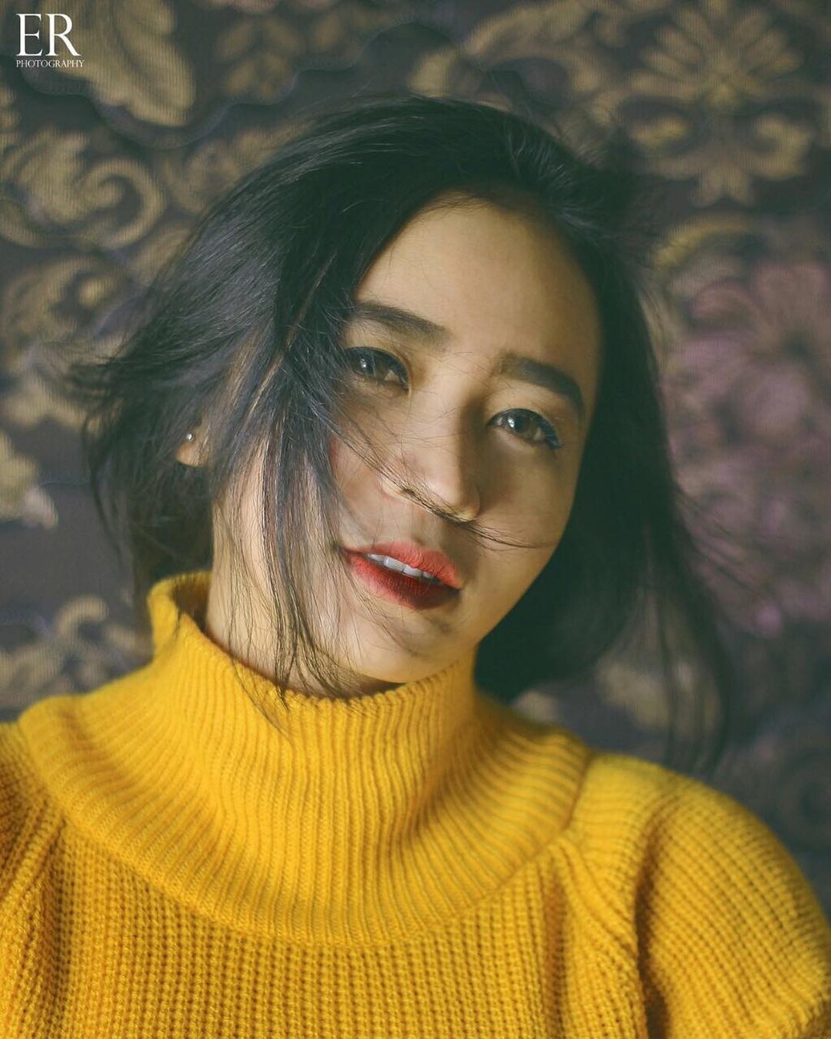 Dunia maya dibuat heboh oleh video seorang istri bernama Sinta mergoki suami selingkuh dengan pramugari&period; Yuk kita intip potret Sinta&excl;