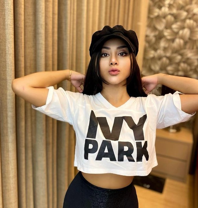 Potret Tania Ayu Pamer Body Goals Nama Tania Ayu terseret kasus prostitusi online artis inisial TA yang kembali ramai dibahas. Yuk kita intip potretnya!