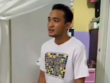 img-title Viral Netizen Order Kaos yang Dipakai Eks Pramugara Lion Air Saat Digerebek Selingkuh