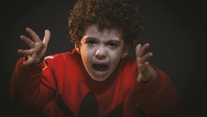 Jangan Langsung Dibentak, Pahami Alasan di Balik Anak yang Tantrum