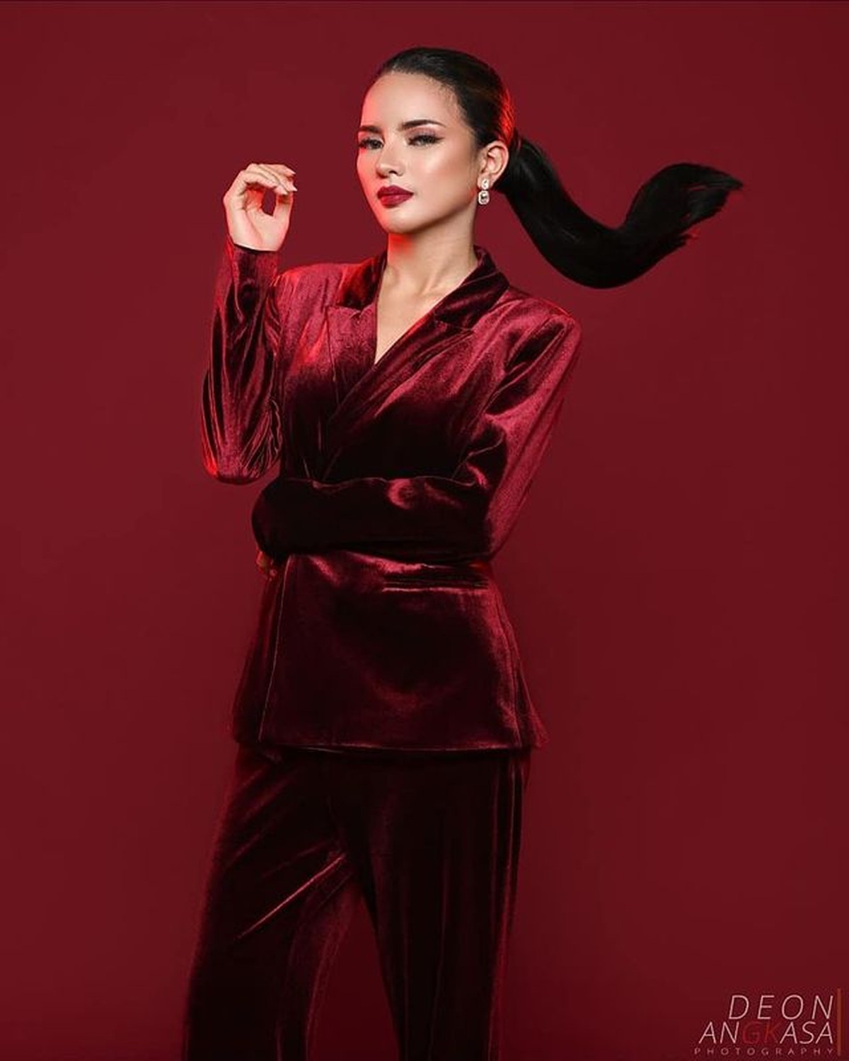 Rumah tangga Choky Andriano sedang berada diujung tanduk dan diduga karena orang ketiga bernama Intan Permata&period; Yuk intip sosoknya&excl;