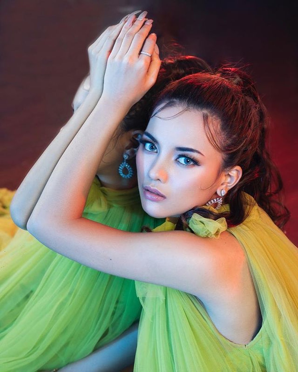 Rumah tangga Choky Andriano sedang berada diujung tanduk dan diduga karena orang ketiga bernama Intan Permata&period; Yuk intip sosoknya&excl;