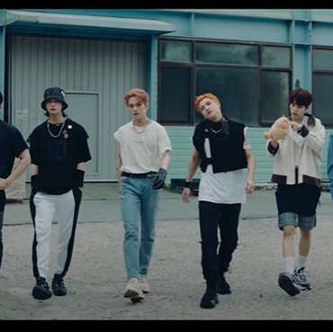 Lirik Lagu #LoveSTAY - Stray Kids