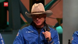 VIDEO: Buruh Protes Omongan Bezos Sepulang dari Luar Angkasa