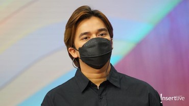 img-title Billy Syahputra Terciduk dengan Bos Marketing Cantik, Bosan sama Artis?