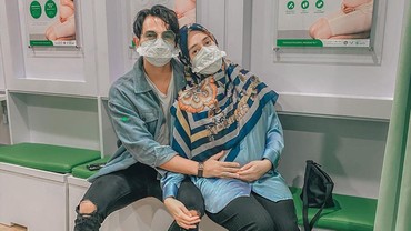 img-title Sebentar Lagi Lahiran, Fairuz A Rafiq Belum Tahu Jenis Kelamin Anak
