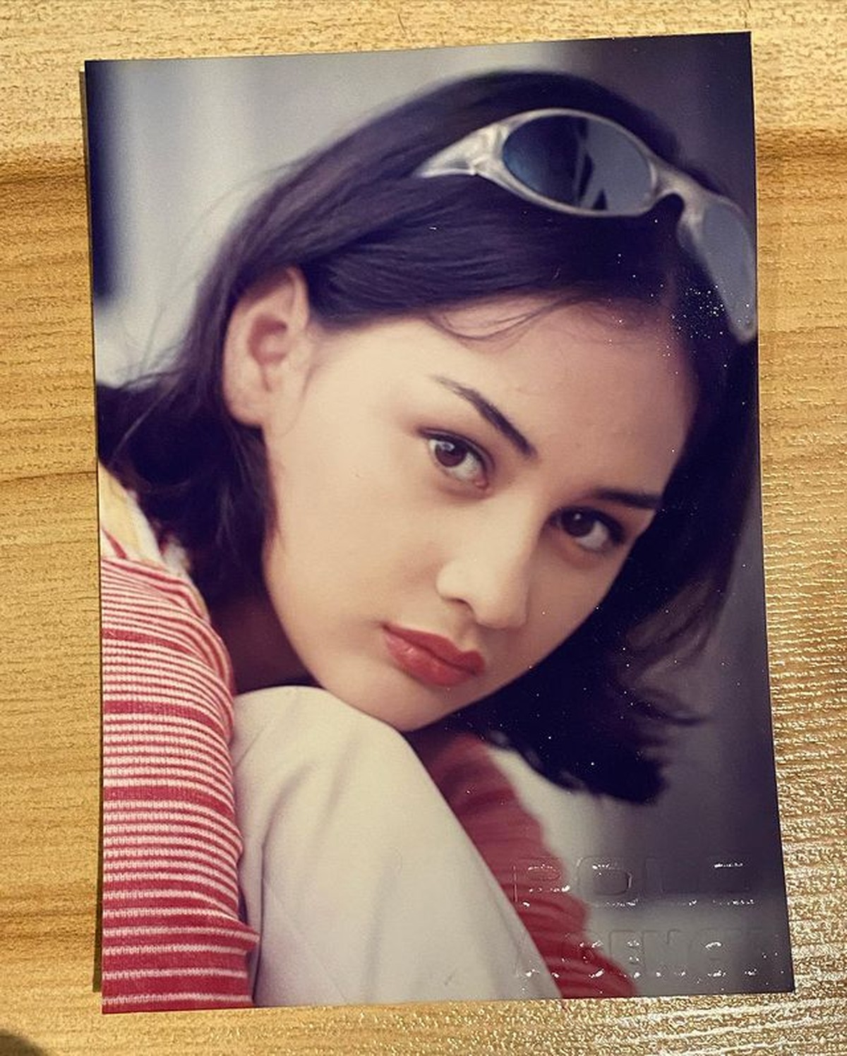 Mona Ratuliu membagikan foto lawasnya saat masih duduk di bangku tingkat SMP&period; Yuk kita tengok fotonya&excl;