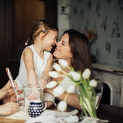 Perawatan Kulit Sensitif yang Bisa Dipakai Orang Dewasa dan Anak-Anak, Cocok Buat Family Time di Rumah!