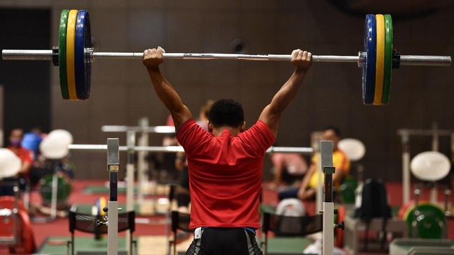 Lifter muda Indonesia Rizki Juniansyah ingin memecahkan rekor dunia kelas 73kg dalam Kejuaraan Dunia Angkat Besi Junior 2022 di Yunani.
