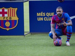 Video: Memphis Depay Berbaju Barca, Pamer Skill