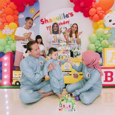 Momen Keseruan Ultah ke-1 Baby Shaquille Anak Cut Meyriska & Roger