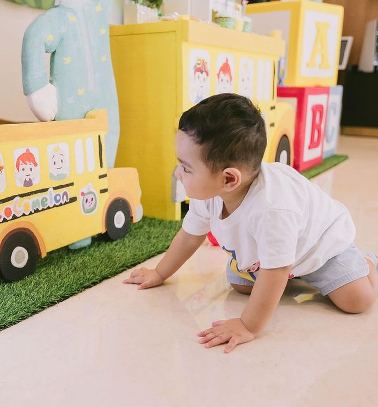 Momen Keseruan Ultah Baby Shaquille Anak Cut Ratu Meyriska Momen Keseruan Ultah Baby Shaquille Anak Cut Ratu Meyriska