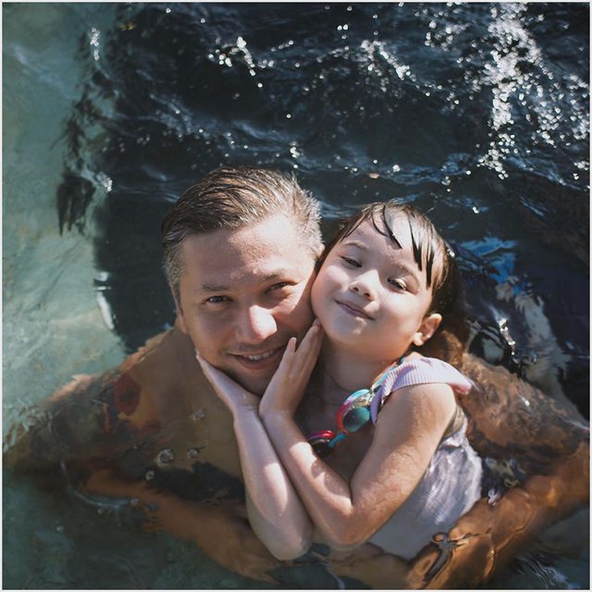 Gading dan Gempi terlihat sering menghabiskan waktu liburan bareng&period; Yuk kita intip momen manis mereka&excl;