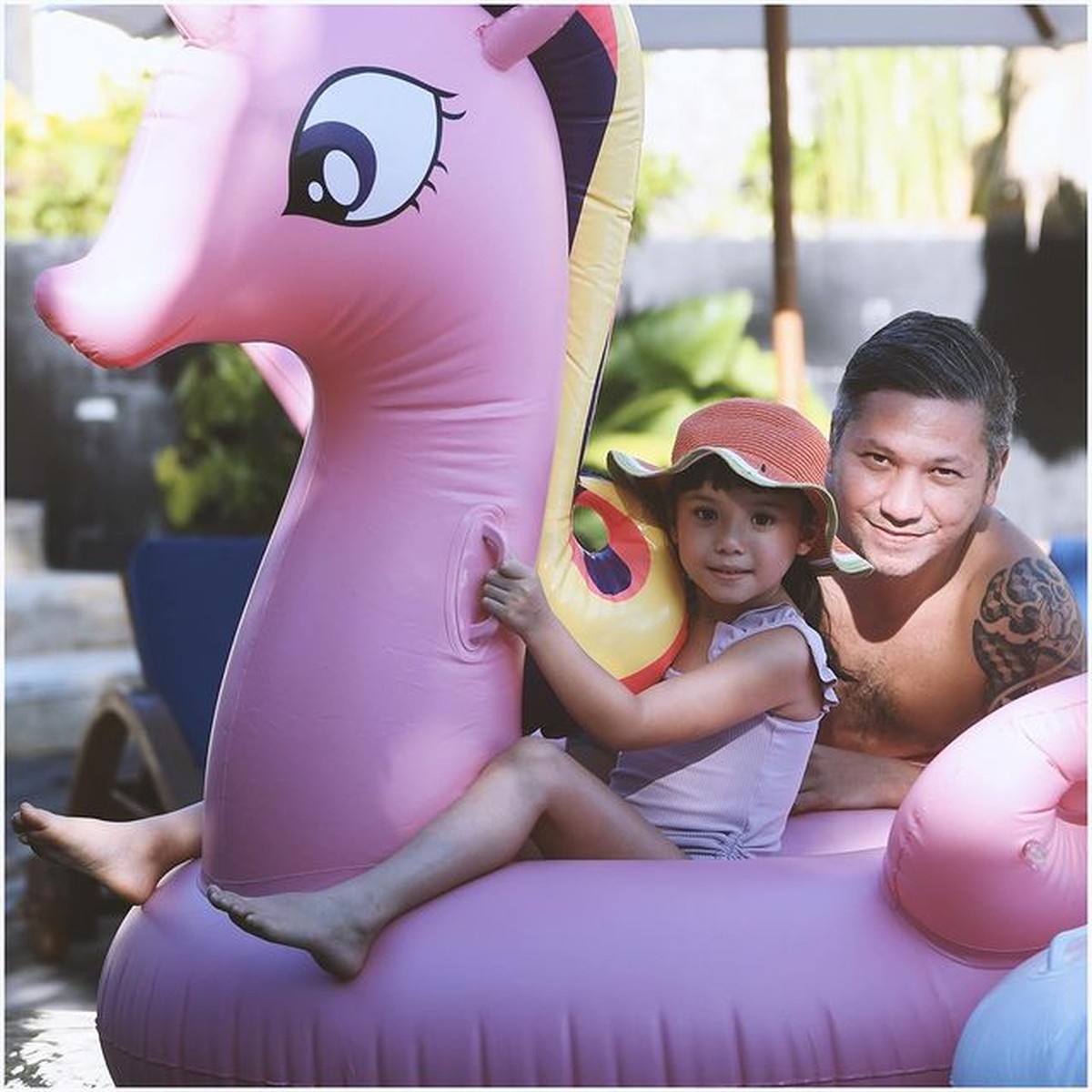 Gading dan Gempi terlihat sering menghabiskan waktu liburan bareng&period; Yuk kita intip momen manis mereka&excl;