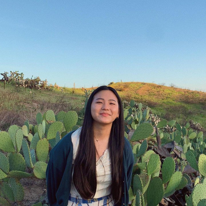 <p>Nathania Purnama kini sudah berangkat ke Los Angeles, Amerika Serikat untuk menempuh pendidikan di bangku kuliah. Ia diantar oleh sang kakak, Nicholas Sean Purnama ke bandara. (Foto: Instagram: @nata.zhong)</p>
