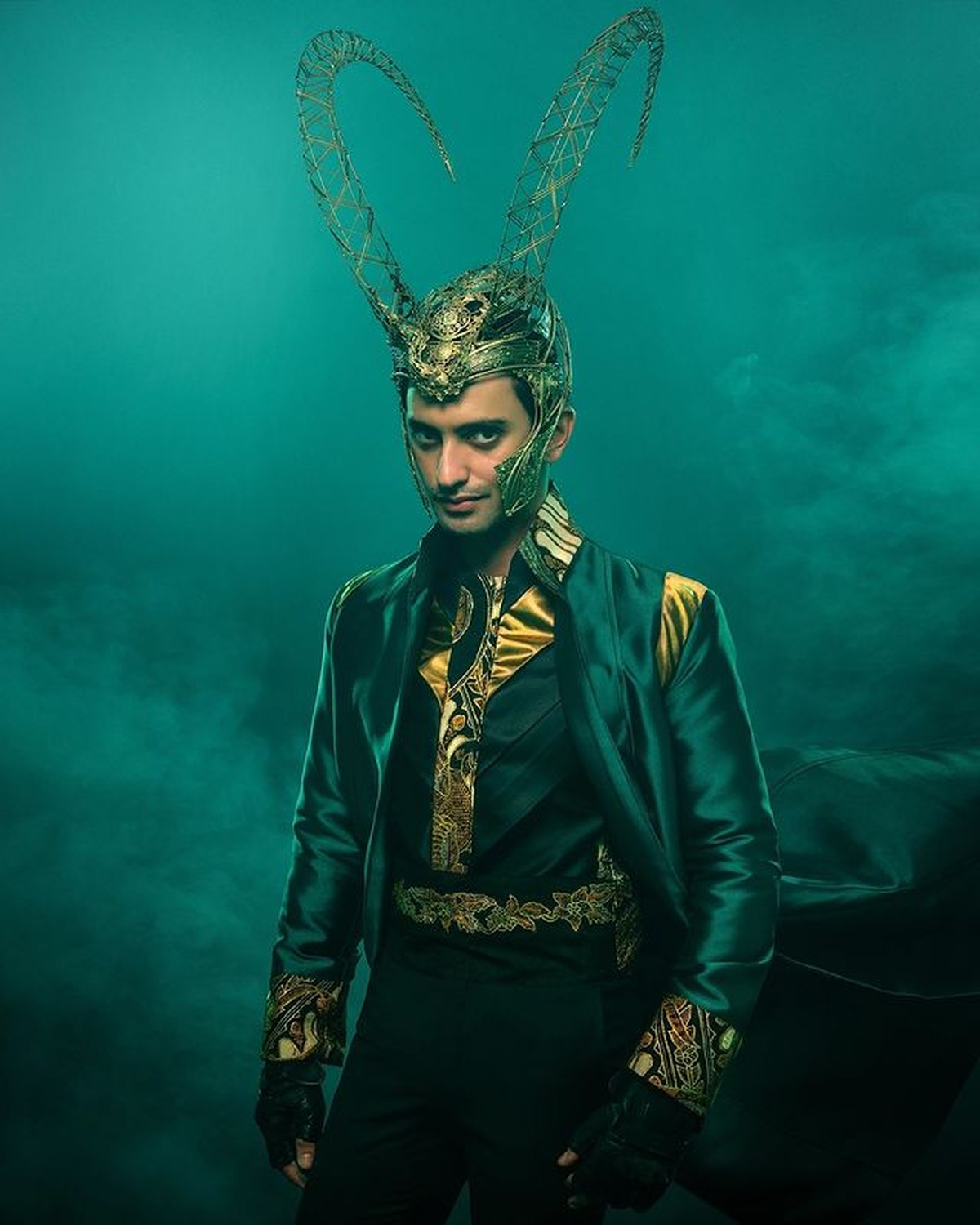 Cinta Laura&comma; Rangga Azof dan Omar Daniel melakukan pemotretan bertema superhero jadi sorotan&period; Yuk intip&excl;