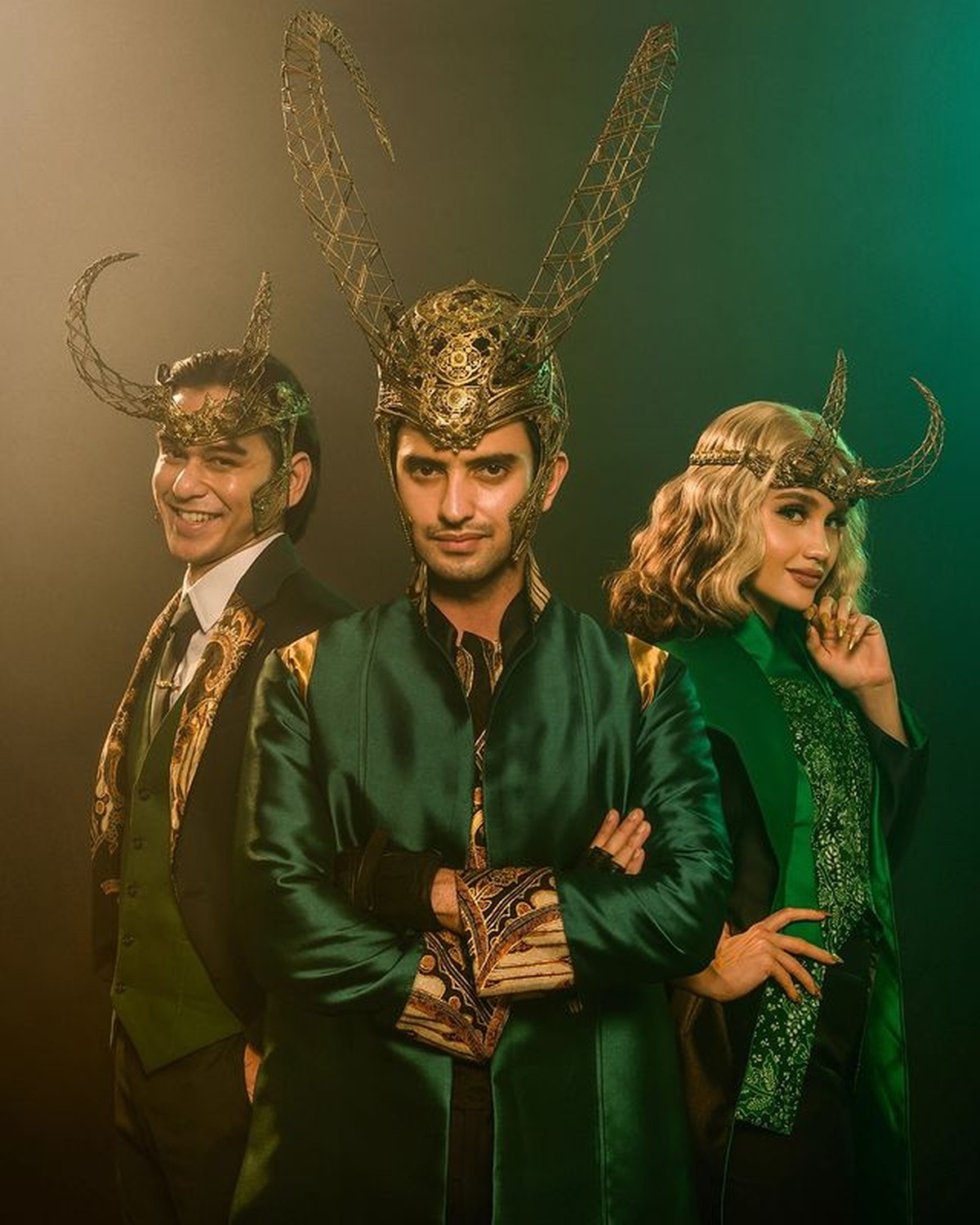 Cinta Laura&comma; Rangga Azof dan Omar Daniel melakukan pemotretan bertema superhero jadi sorotan&period; Yuk intip&excl;