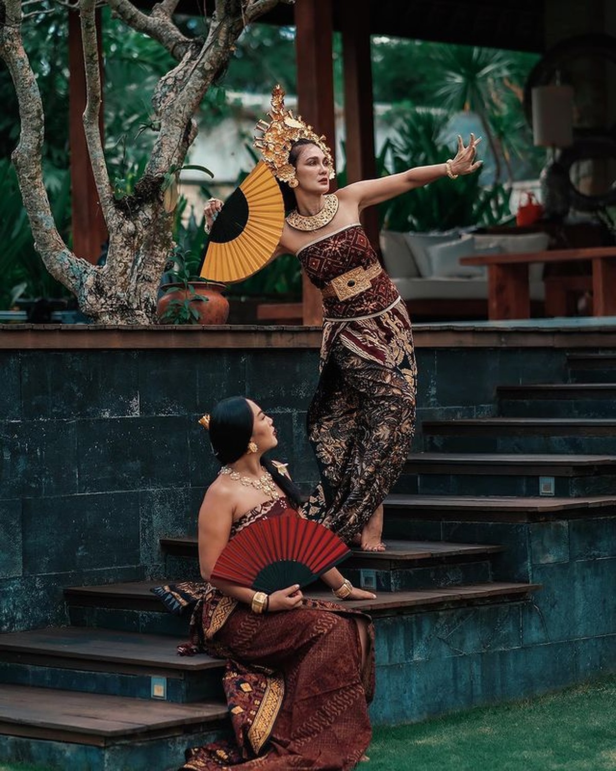 Luna Maya baru-baru ini mengunggah fotonya memakai baju adat bali&period; Yuk kita intip pesonanya dalam balutan busana Bali&excl;