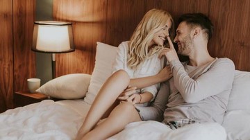 MANFAATKAN FOREPLAY DAN YANG TERPENTING KOMUNIKASI