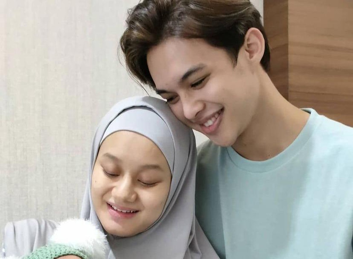 Penampilan Dinda Hauw tanpa riasan sedang jadi sorotan&period; Yuk kita intip potretnya&excl;