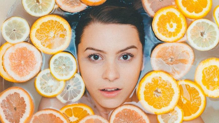 Kaya Manfaat! Deretan Skincare Ini Mengandung Beragam Kebaikan Buah Kaya Manfaat! Deretan Skincare Ini Mengandung Beragam Kebaikan Buah